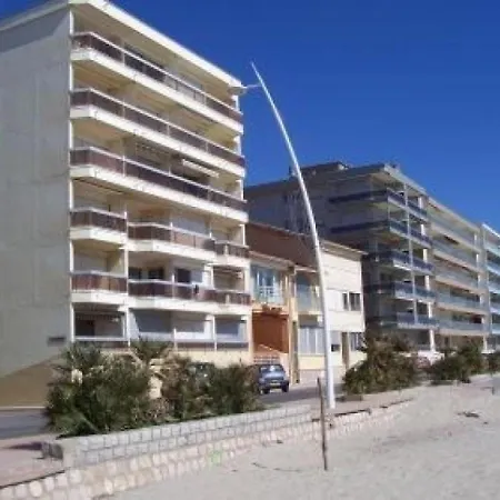 : T2 En Front De Avec Balcon Et Parking, Proche Centre Et Commerces - Fr-1-559-11 Apartman *