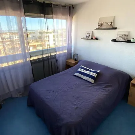 شقة : T2 En Front De Avec Balcon Et Parking, Proche Centre Et Commerces - Fr-1-559-11 بالافاس ليه فلو
